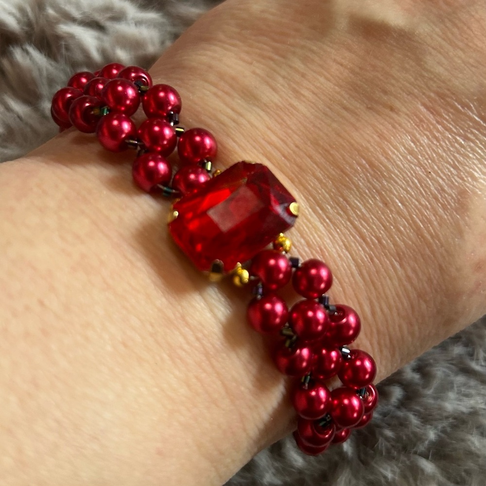 Handcrafted ruby red Czech glass pearl rainbow seed bead lattice bracelet